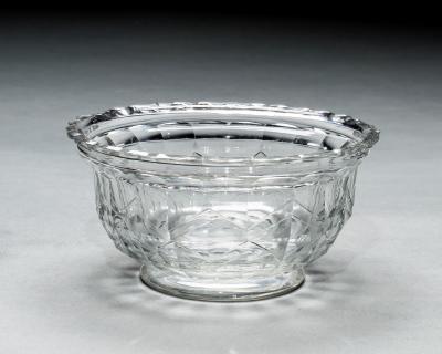 A GEORGIAN FLAT CUT SERVING BOWL