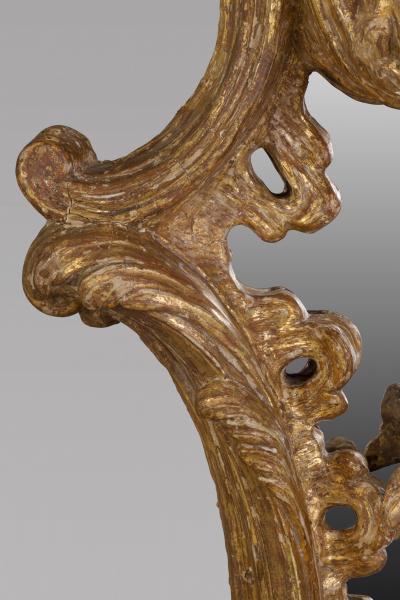 A GOOD GEORGE III CHIPPENDALE PERIOD GILT CARTON PIERRE GILT GIRANDOLE