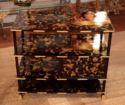 A Japanese Edo Period Lacquered Gilt Etagere