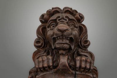 A Large and Very Fine Elizabeth I Finial Depicting a Lion