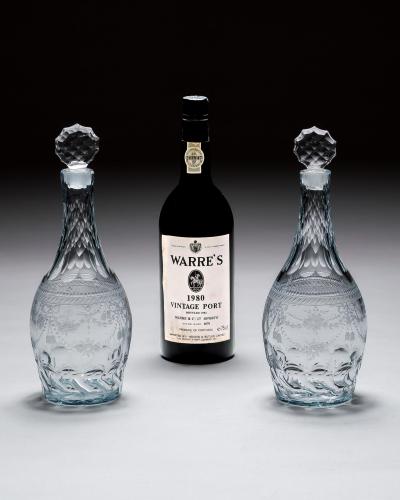 A PAIR OF ENGRAVED CONTINENTAL DECANTERS