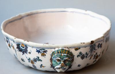 A POLYCHROME 18TH CENTURY FAIENCE BASSIN