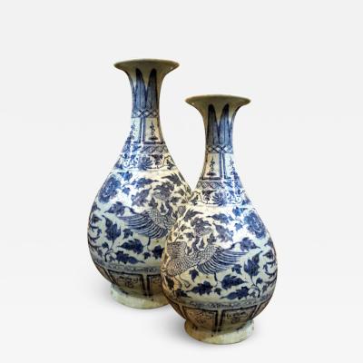 A Pair of Chinese Export Blue and White Porcelain Vases