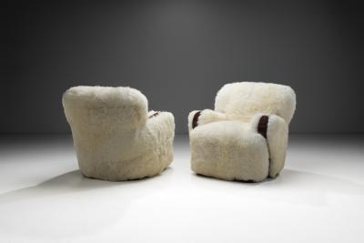 A Pair of European Armchairs in White Sheepskin Europe 20th Century
