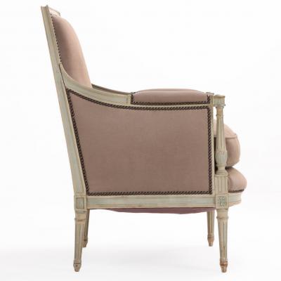 A Pair of French Louis XVI Style Painted Berg res C 1930