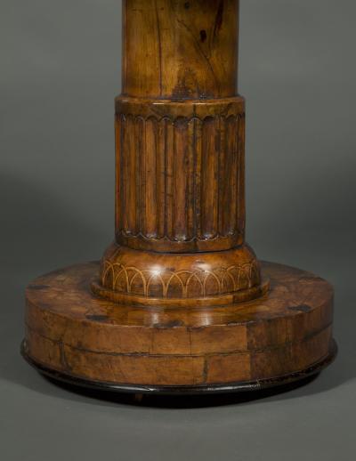 A RARE WALNUT AND BOXWOOD INLAID CIRCULAR CENTER TABLE