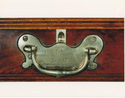 A Regency extending dining table by Morgan Sanders suppliers to Lord Nelson