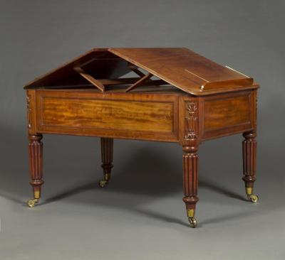 A Superb Quality George IV Fiddleback Mahogany Folio Table