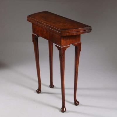 A Unique Early 18th Century Diminutive George I Figured Walnut Bachelors Table