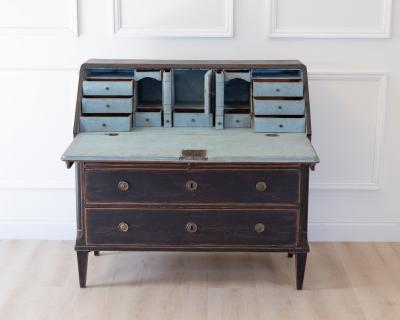 A beautiful Gustavian black bureau from the early 1800s