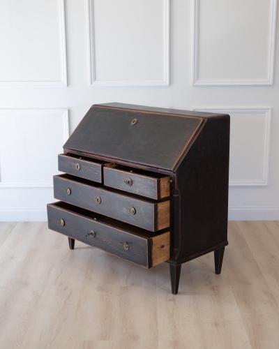 A beautiful Gustavian black bureau from the early 1800s