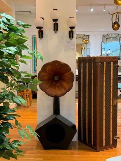 A for Ara Contemporary Walnut Gold Leaf Floor Standing Speakers USA 21st C