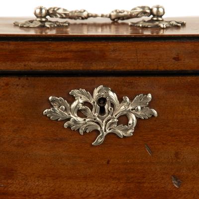 A late George III mahogany tea caddy