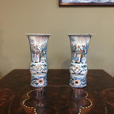 A pair of 17th century Dutch Delft vases