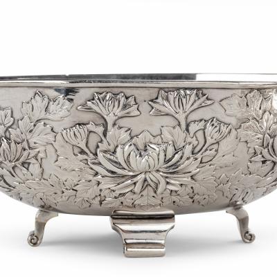 A pair of Meiji period solid silver bowls by Eigyoku