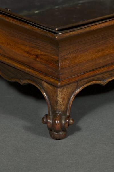 A pair rosewood tabletop jardinieres of highly unusual suiban form