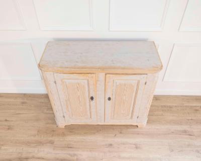 A period 2 door Gustavian buffet