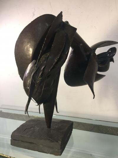 ABSTRACT BRUTALIST SCULPTURE WITH BLACK SLATE BASE