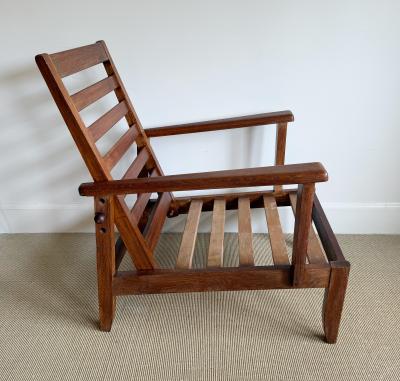 ADJUSTABLE ARMCHAIR