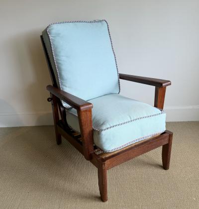 ADJUSTABLE ARMCHAIR
