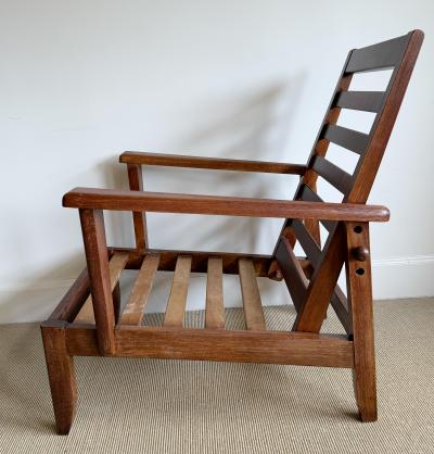 ADJUSTABLE ARMCHAIR