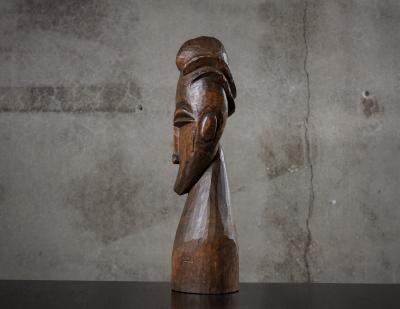AFRICAN BUST OF A WOMAN