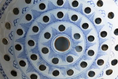 AN 18TH CENTURY DELFTWARE COLANDER