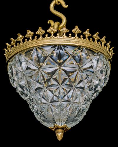 AN ELABORATELY CUT VICTORIAN BOWL LIGHT
