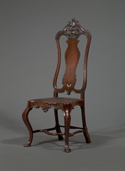 AN EXTREMELY FINE PAIR OF JOS I CARVED JACARANDA SIDE CHAIRS