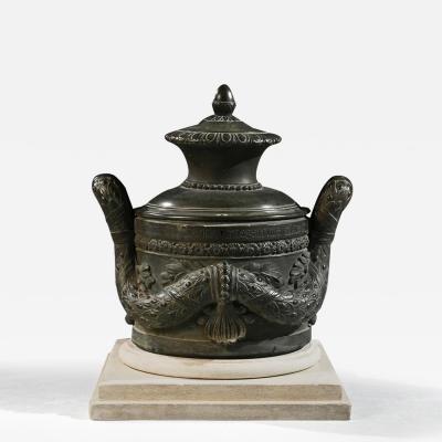 AN EXTREMELY RARE ITALIAN LATE 18TH C BRONZE LOCKING VESSEL