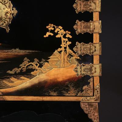 AN IMPORTANT LATE 17TH CENTURY JAPANESE LACQUERED CABINET