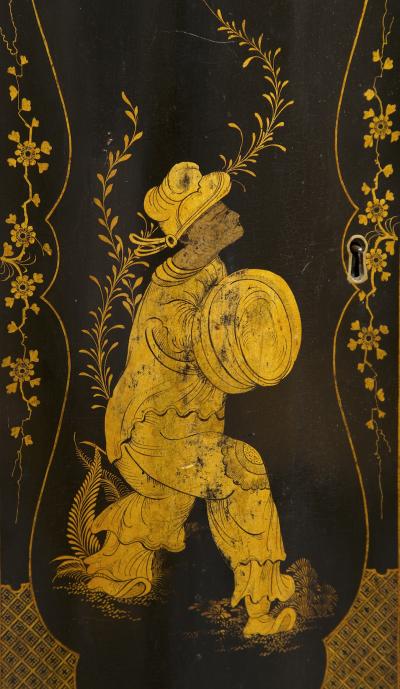 AN IMPOSING SERPENTINE FRONTED CHINOISERIE BLACK LACQUER SIDE CABINET
