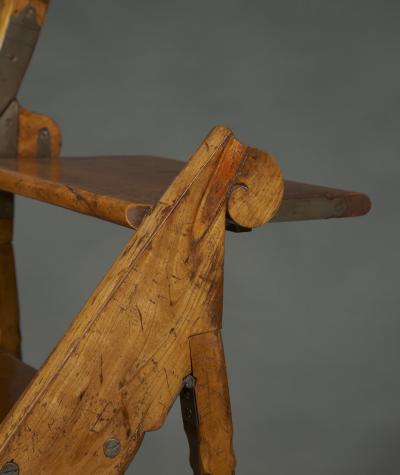 AN UNUSUAL MECHANICAL ARTS CRAFTS PERIOD FRUITWOOD LIBRARY LADDER