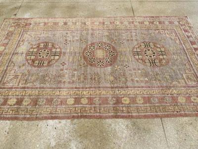 ANTIQUE EAST TURKESTAN KHOTAN ACCENT RUG