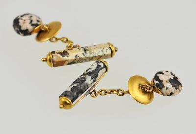 ANTIQUE JASPER AND 18K YELLOW GOLD CUFFLINKS