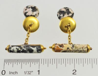ANTIQUE JASPER AND 18K YELLOW GOLD CUFFLINKS