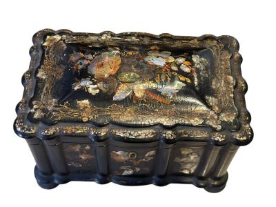 ANTIQUE LACQUER INLAID MOTHER OF PEARL FLOWER DECORATED JEWELRY BOX