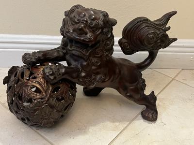 ANTIQUE PATINATED IRON FOO DOG WITH GILT BALL WITH FLOWERS SCULPTURE