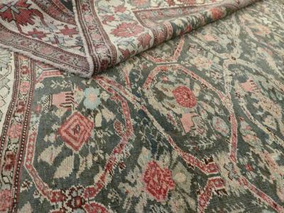 ANTIQUE PERSIAN BIDJAR CARPET