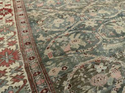 ANTIQUE PERSIAN BIDJAR CARPET