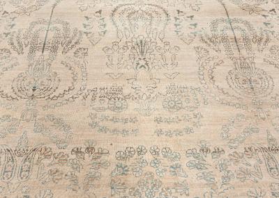 ANTIQUE PERSIAN KIRMAN RUG