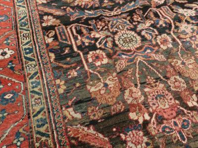 ANTIQUE PERSIAN MAHAL CARPET