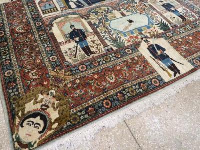 ANTIQUE PERSIAN PICTORIAL TABRIZ RUG