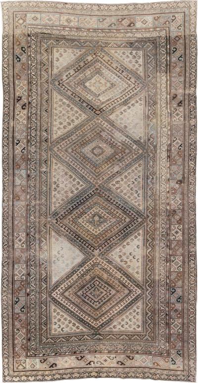 ANTIQUE PERSIAN SHIRAZ GALLERY RUG