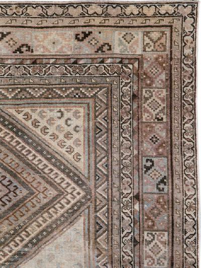 ANTIQUE PERSIAN SHIRAZ GALLERY RUG