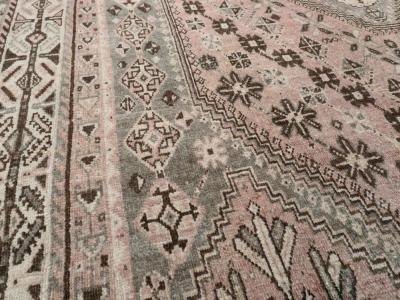 ANTIQUE PERSIAN SHIRAZ RUG
