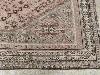 ANTIQUE PERSIAN SHIRAZ RUG