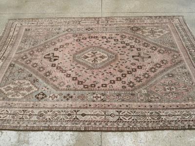 ANTIQUE PERSIAN SHIRAZ RUG