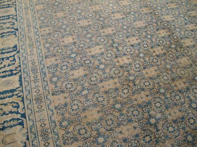 ANTIQUE PERSIAN TABRIZ CARPET