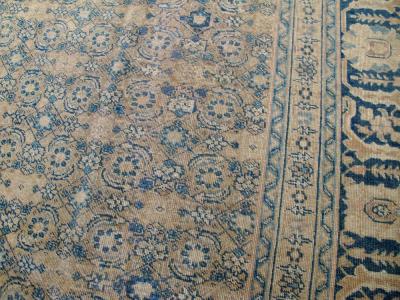 ANTIQUE PERSIAN TABRIZ CARPET